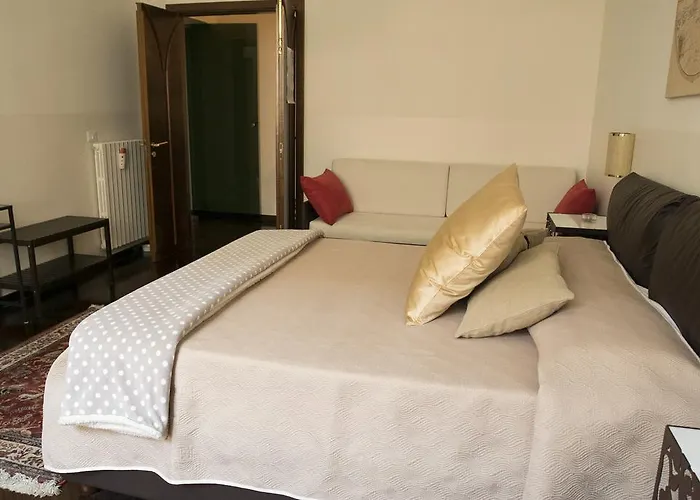 Domus Garibaldi Bed & Breakfast Salerno