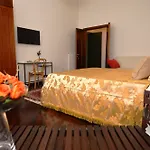 Domus Garibaldi 4* Σαλέρνο
