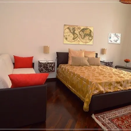 فندق مبيت وإفطار Domus Garibaldi 4*