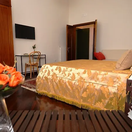 Domus Garibaldi 4* ساليرنو